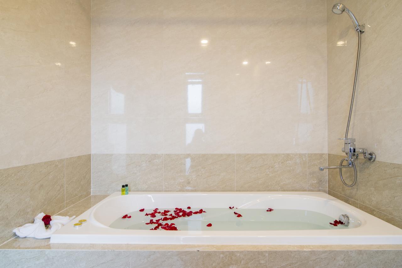 Dana Marina Boutique Hotel Дананг Экстерьер фото