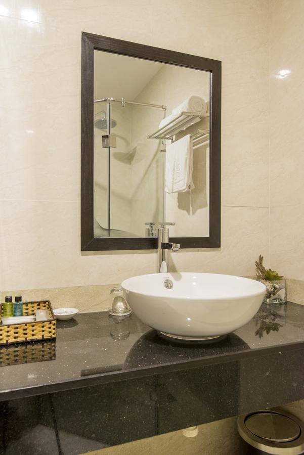 Dana Marina Boutique Hotel Дананг Экстерьер фото